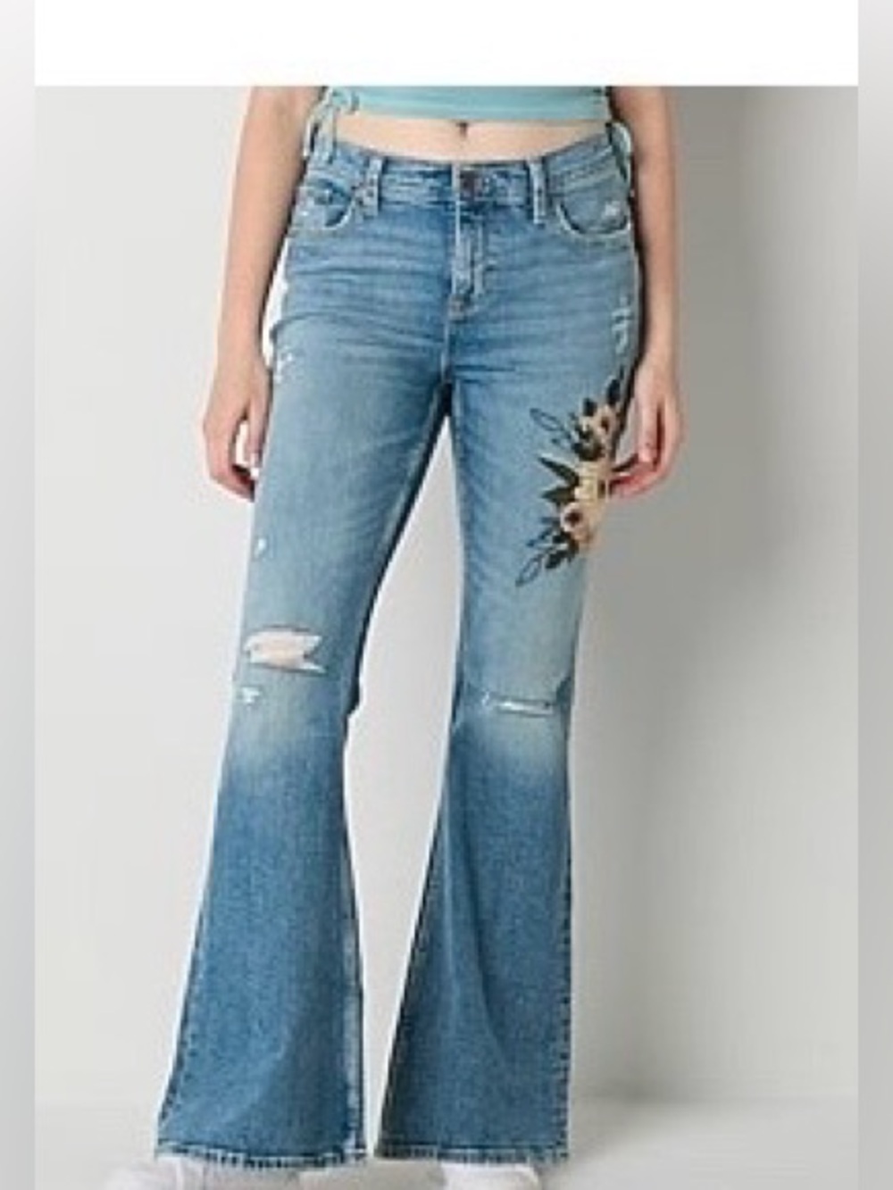 Arizona Jean Company Light Blue Flare Jeans with Embroidered Floral Patch